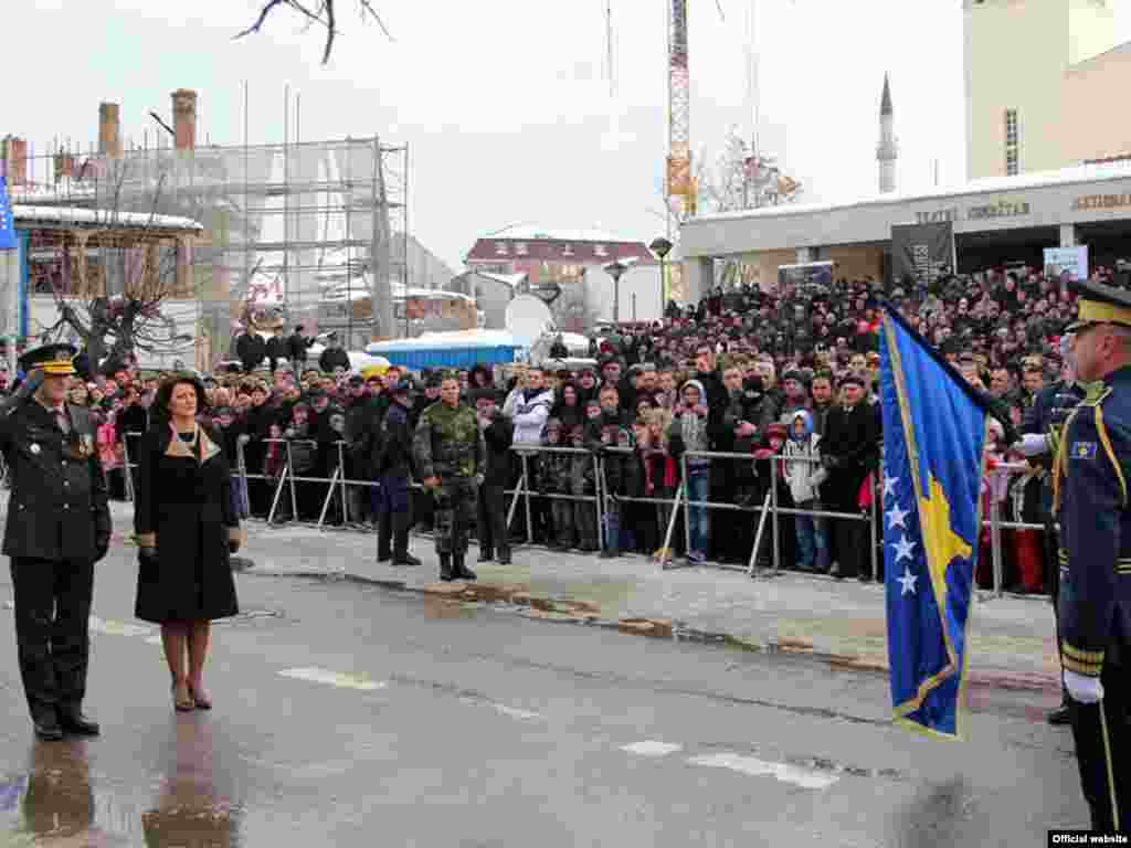 Predsjednica Kosova, Atifete Jahjaga, na svečanoj proslavi godišnjice nezavisnosti, 17.02.2012. 