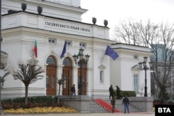  Историческата постройка на Народното събрание през април 2023 година 