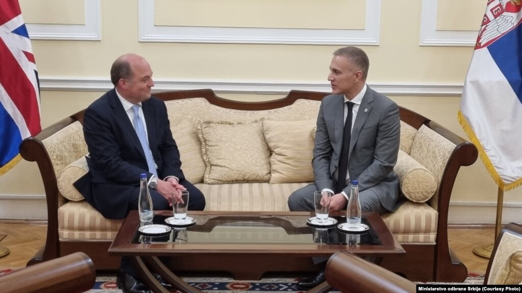 Ministri odbrane Velike Britanije i Srbije Ben Wallace i Nebojša Stefanović tokom susreta u Beogradu 16. juna 2021.