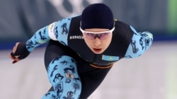 Конькишілер киіміндегі петроглифтер