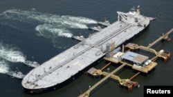 Një transportues i madh i naftës bruto (VLCC), i cili mund të transportojë rreth 2 milionë fuçi naftë - fotografi ilustruese.
