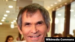 Бари Алибасов.