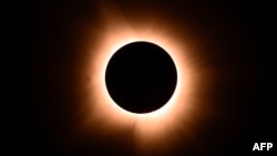 تصویری از خورشیدگرفتگی کامل که از ایالت ایندیانا آمریکا گرفته شده است