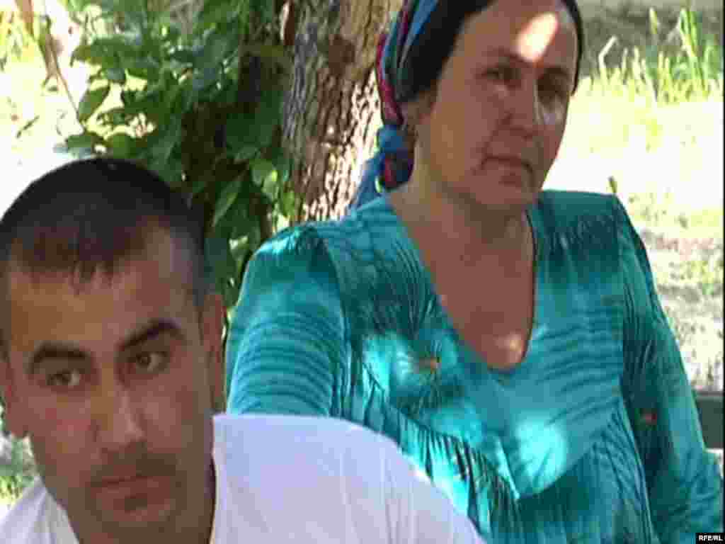 Tajikistan -- Umed and his mother Firuza, Dushanbe-Moscow train for Shakirov migrant story, Jun2009 - Tajikistan -- Umed and his mother Firuza, Dushanbe-Moscow train for Shakirov migrant story, Jun2009 