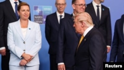Прем'єр-міністрка Данії Метте Фредеріксен та президент США Дональд Трамп серед інших лідерів країн НАТО. Саміт в Анкарі, Туреччина, 8 липня 2026 року.