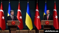 Ukraina ve Türkiye prezidentleri – Petro Poroşenko ve Recep Tayyip Erdoğan, arhivden alınğan fotoresim
