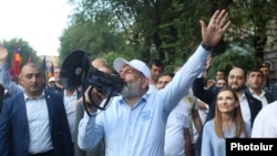 Armenia - Prime Minister Nikol Pashinian holds an election campaign rally in Yerevan, June 13, 2021.