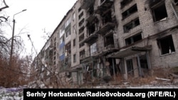 Пошкоджений обстрілами житловий будинок у Лимані, Донецька область, Україна, грудень 2024 року 