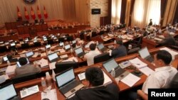 Кыргыз парламенти.