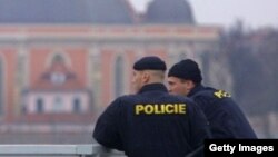 Çehiýa respublikasynyň polisiýa işgärleri. Illýustrasiýa suraty
