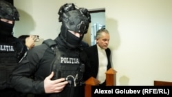 După ce martora a fost audiată Plahotniuc a spus că vrea să se întoarcă în penitenciar.