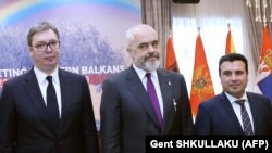Претседателот на Србија Александар Вучиќ, албанскиот премиер Еди Рама и премиерот на Северна Македонија Зоран Заев на регионалниот самит во Тирана на 21 декември 2019 година.