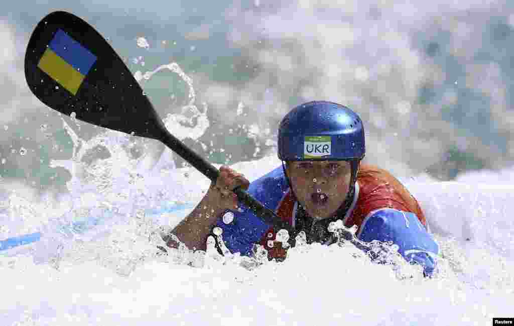 Viktoria Us of Ukraine competes in the women&#39;s K2 kayak semifinal.