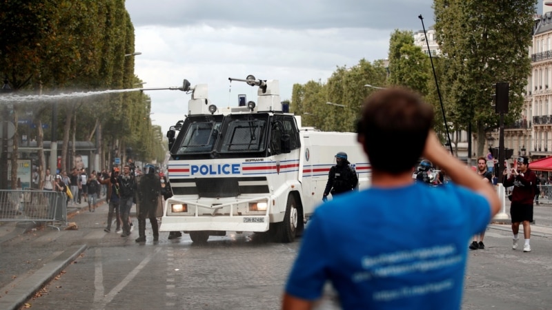 Париз го забрани собирот на камионџиите против ковид мерките