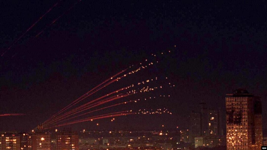 Nebo iznad Beograda za vreme bombardovanja