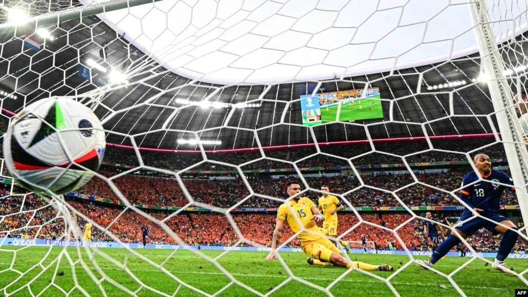 Românii au fost înfrânți de echipa Olandei cu 3-0. 