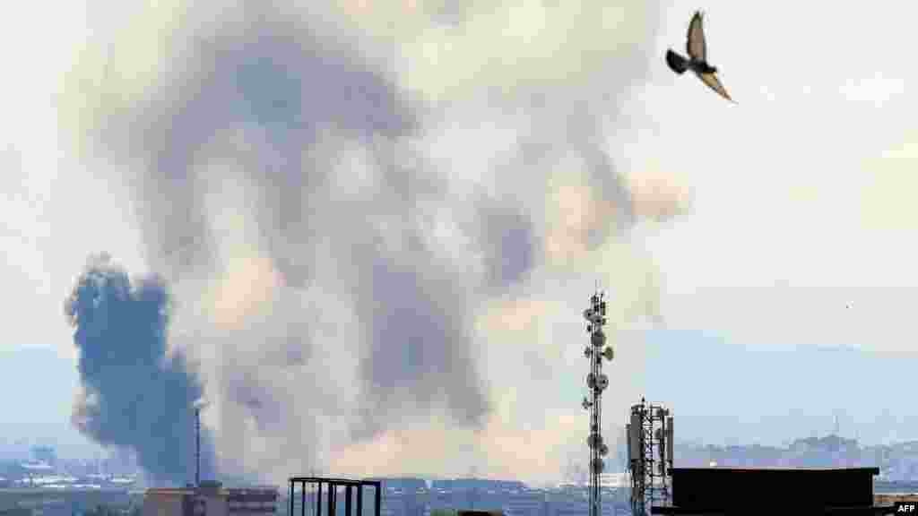 Dim se uzdiže nakon udara na Teheran, 7. aprila.