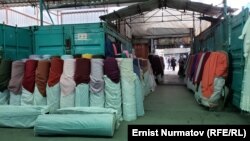 Бишкектеги «Мадина» базары. Архивдик сүрөт.