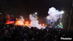 Armenia - Protesters clash with riot police near the Russian consulate in Gyumri, 15Jan2015.