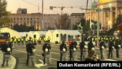 Policijski kordoni sprečavaju prilaz "Ćacilendu" gde su primećene i osobe s kriminalnim dosijeima, 5. novembar 2025.