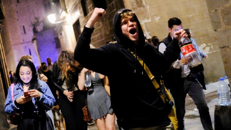 Španci na ulicama proslavili ukidanje vanrednog stanja