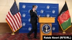 Birleşen Ştatlaryň döwlet sekretary Antoni Kabuldaky ABŞ ilçihanasynda guralan metbugat ýygnagynda. Arhiw suraty. 