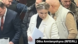 Голова парламентсько фракції «Батьківщина» Юлія Тимошенко перед початком засідання суду, 16 січня 2026 року