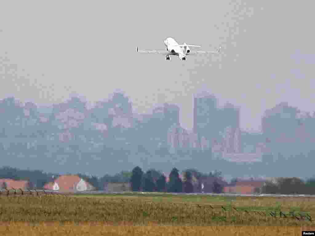 Izručenje Gorana Hadžića, 22. jul 2011. Aerodrom u Beogradu