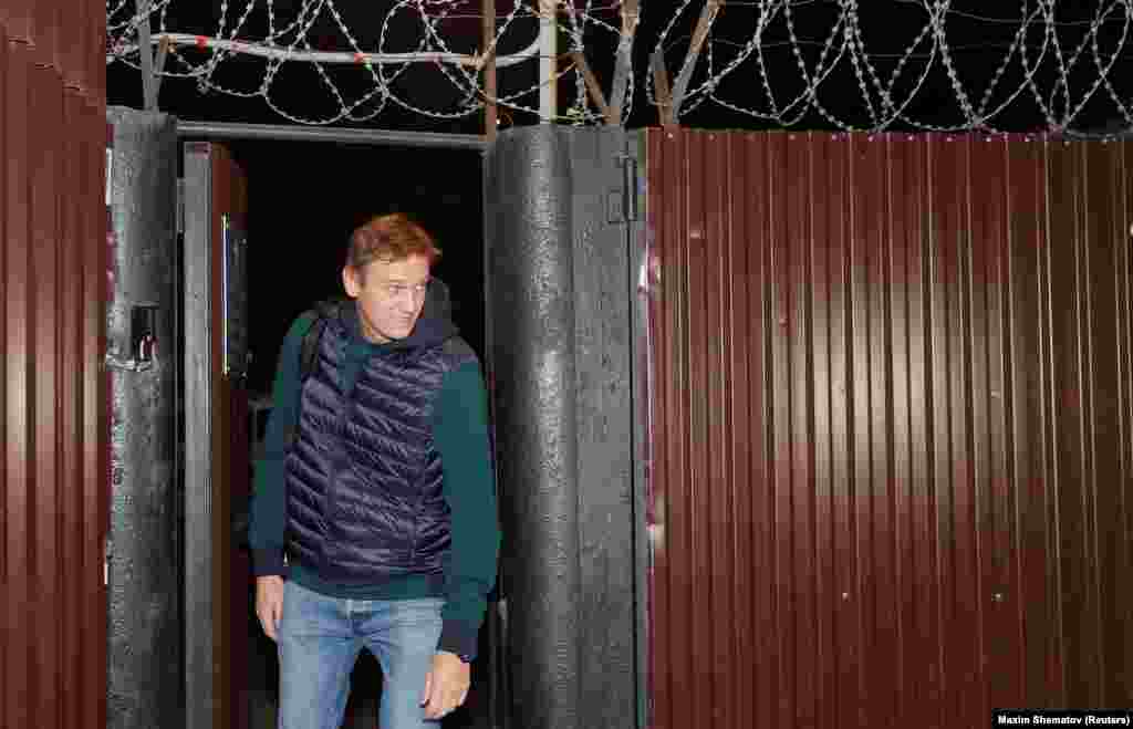 Навальний виходить із московської в&#39;язниці в жовтні 2018 року. Він відсидів 20 діб за звинуваченням в організації незаконних акцій протесту &nbsp;