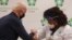 Președintele ales al Statelor Unite, Joe Biden s-a vaccinat în public. 