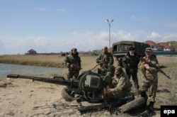 Батальйон «Донбас» на позиціях у Широкині, квітень 2015 року