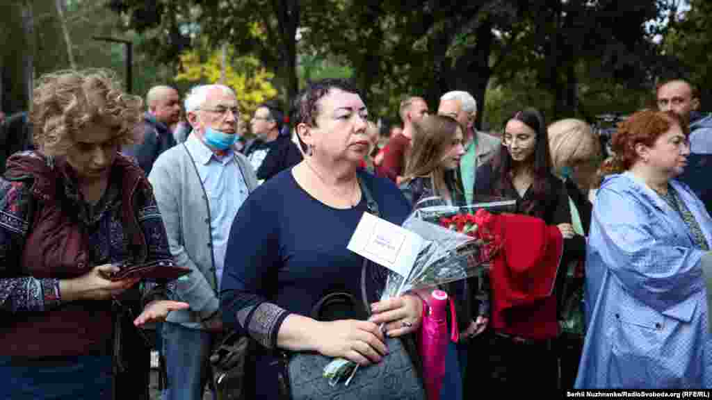 «Ми пройдемо пішки шлях, яким 29 та 30 вересня 1941 року пройшли на смерть євреї Києва. Це були звичайні кияни – наші рідні, близькі та їхні друзі. Серед них були люди похилого віку, жінки і діти», – йдеться в анонсі акції