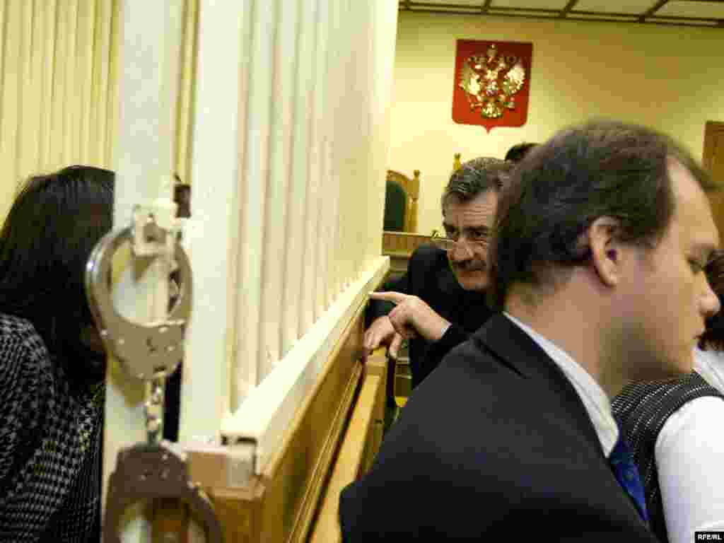 В зале Московского окружного военного суда