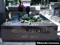 Prustun qəbri, Paris, Pere-Lachaise məzarlığı