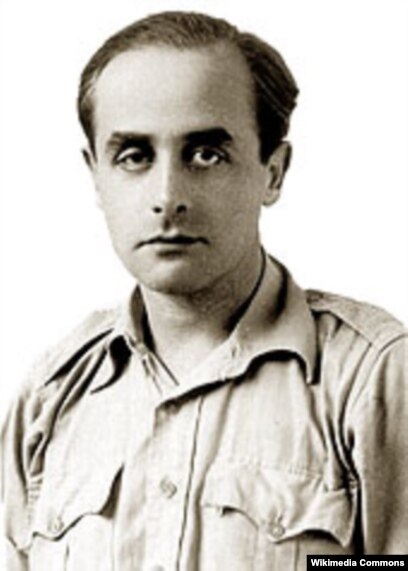 Полицияның порно суреттері Порно адам өзінің фитнес-жаттықтырушысын транзакциялады.