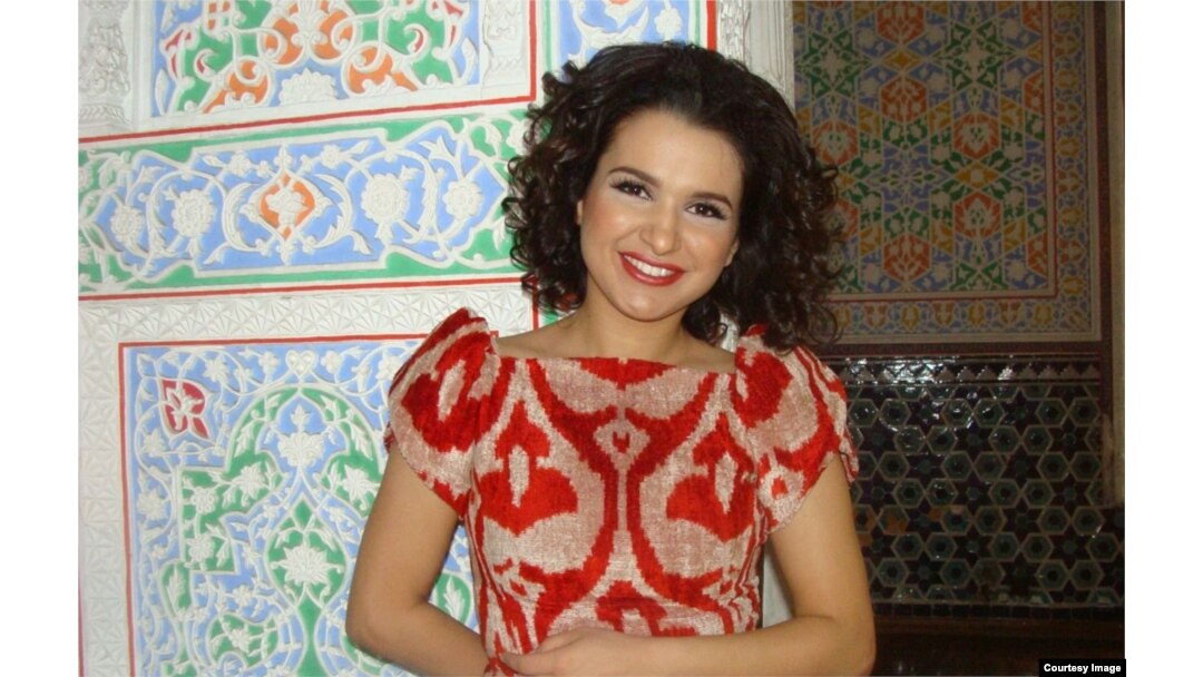 Madeline Carroll yalangoch Moskvada erotik video suhbat