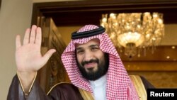 Täç geýdirilen şazada Muhammet bin Salman 