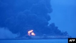 Ирански нафтен танкер се запали по сударот со товарен брод во близина на источниот брег на Кина 