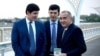 Отабек Умаров (справа), зять президента Узбекистана Шавката Мирзияева и первый заместитель руководителя службы безопасности президента.