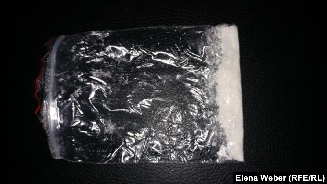 Емізік БДСМ онлайн порнокопилка Қайың ағашының астындағы порно