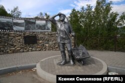 Памятник строителям Чуйского тракта