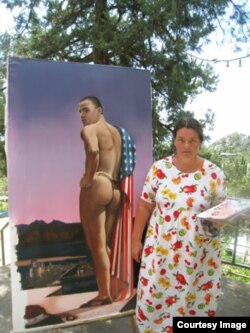 Ольга Тобрелутс работает над картиной "Американский солдат в Ираке"