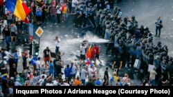 Poliția folosește gaze împotriva protestatarilor, București, 10 august 2018