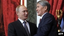 Алмазбек Атамбаев менен Владимир Путин. Кремл, 23-декабрь, 2014-жыл