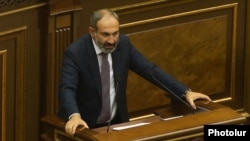 Armenia - Opposition leader Nikol Pashinian addresses the National Assembly in Yerevan, 8 May 2018.