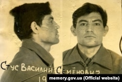 Фотографії Василя Стуса, зроблені під час першого арешту під час операції КДБ «Блок», що розпочалася 12 січня 1972 року