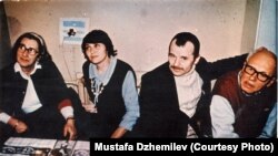 Слева направо: Елена Боннэр, Сафинар Джемилева, Мустафа Джемилев и Андрей Сахаров. Декабрь 1986 года