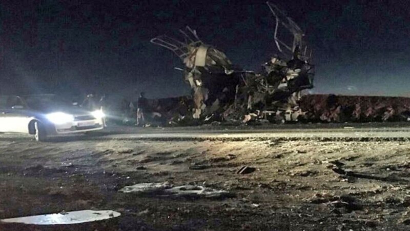 در حمله انتحاری به اتوبوس کارکنان سپاه در سیستان و بلوچستان  «دستکم ۳۰ نفر» کشته شدند