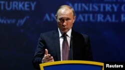 Президент Росії Володимир Путін під час виступу на Всесвітньому енергетичному конгресі в Стамбулі, 10 жовтня 2016 року