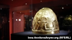 Один из экспонатов выставки "Крым: золото и тайны Черного моря", которая проходила в Нидерландах